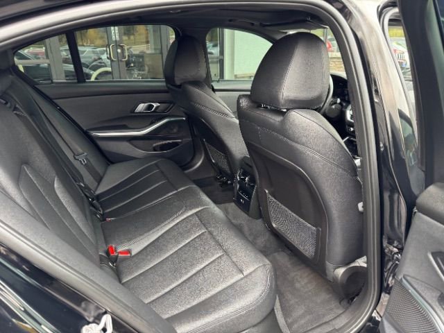 Used 2021 BMW 330e xDrive image 11