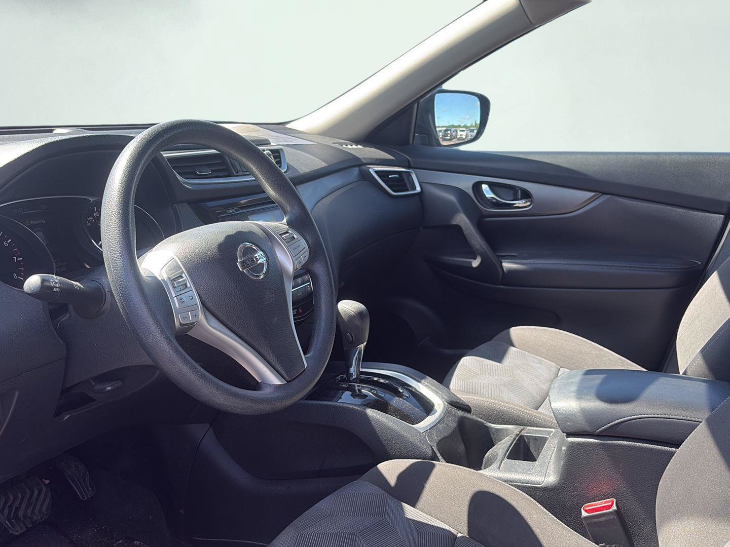 Used 2016 Nissan Rogue SV AWD/4WD image 11