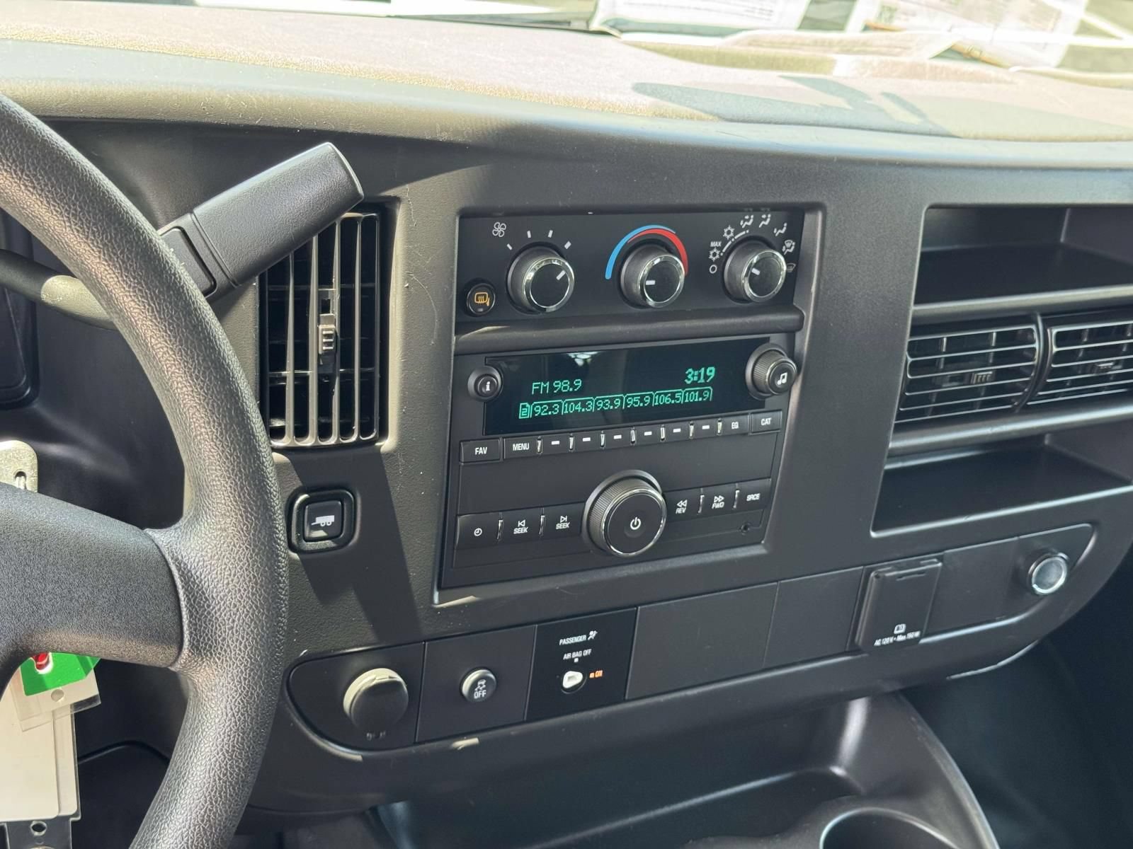 Used 2025 GMC Savana 2500 w/ Driver Convenience Package RWD image 4