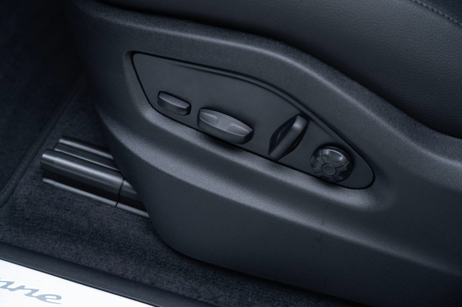 New 2026 Porsche Cayenne image 15
