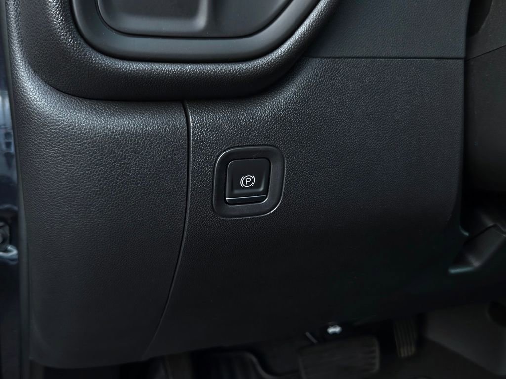 Used 2023 Chevrolet Silverado 1500 Custom image 19