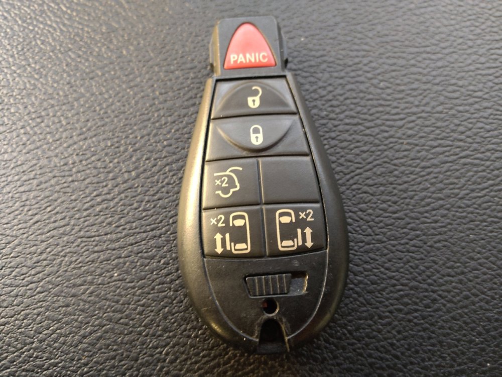 Used 2016 Dodge Grand Caravan SXT w/ Rear Park Assist Package image 32