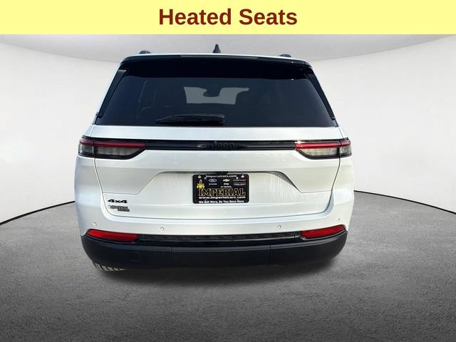 Used 2023 Jeep Grand Cherokee Altitude AWD/4WD image 11