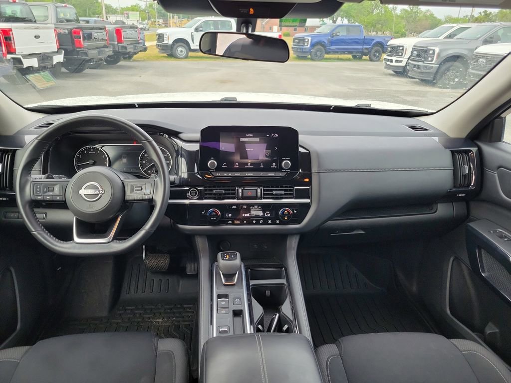 Used 2024 Nissan Pathfinder SV FWD image 28