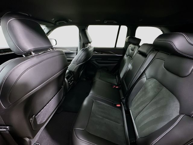 New 2026 Jeep Grand Cherokee Altitude image 17