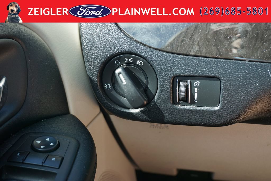 Used 2016 Dodge Grand Caravan SXT FWD image 27