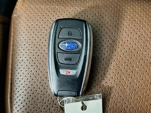 Used 2022 Subaru Outback Touring AWD/4WD image 12