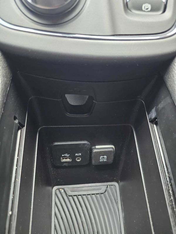 Used 2015 Chrysler 200 S w/ Comfort Group image 22