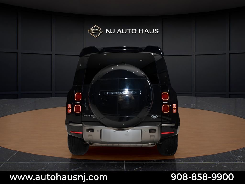Used 2023 Land Rover Defender 110 X-Dynamic SE image 7