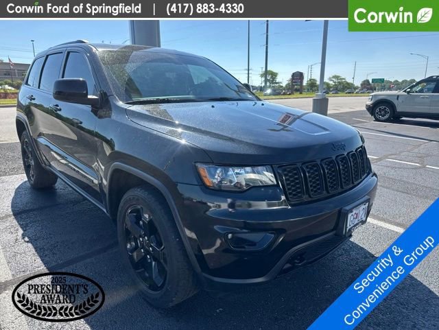 Used 2019 Jeep Grand Cherokee Laredo AWD/4WD image 3
