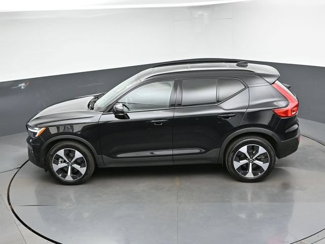 Used 2025 Volvo XC40 B5 Plus AWD/4WD image 47