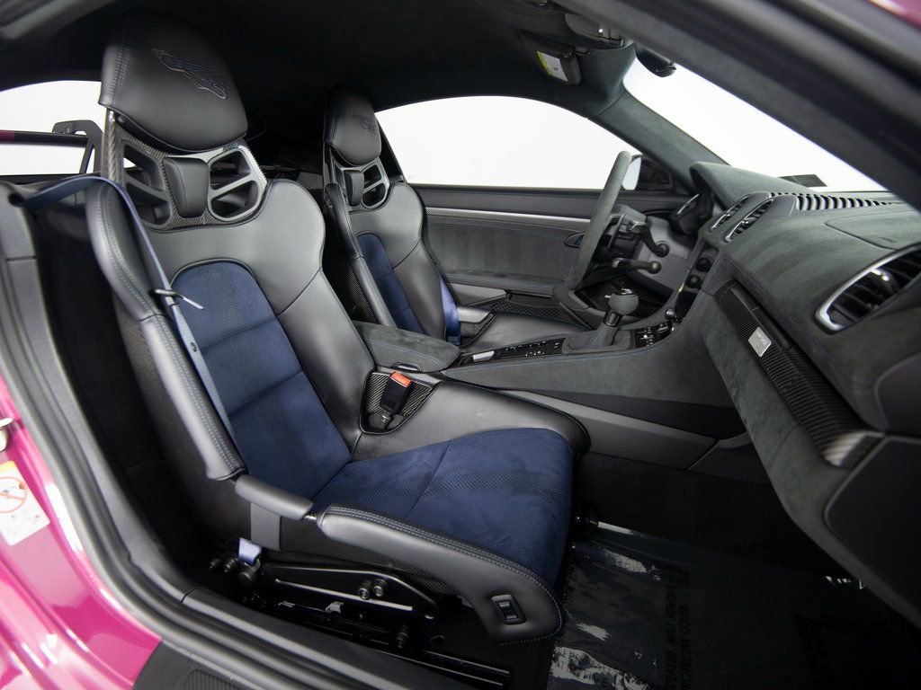 Used 2025 Porsche 718 Cayman GT4 RS image 40
