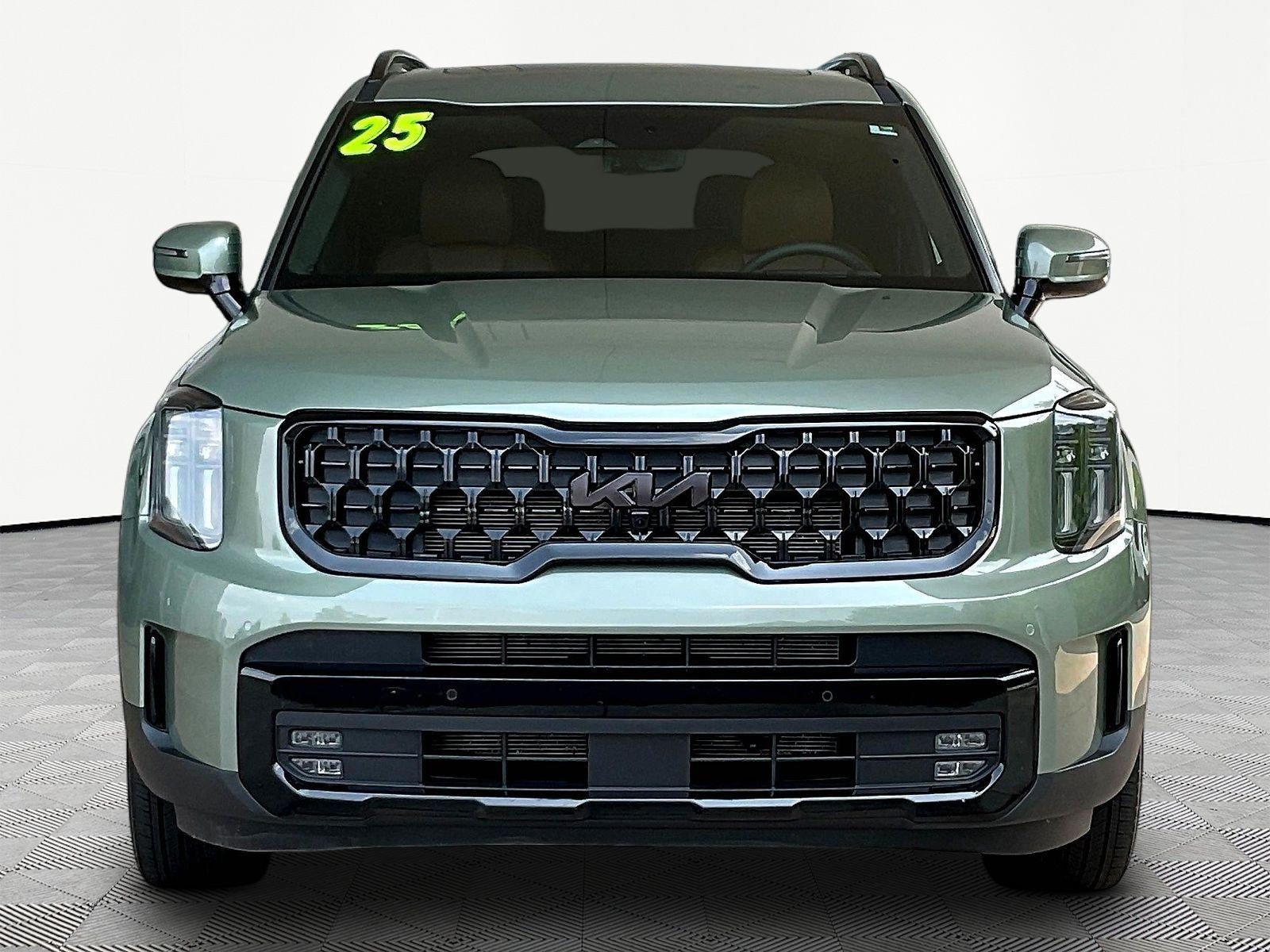 Used 2025 Kia Telluride SX Prestige X-Line AWD/4WD image 2
