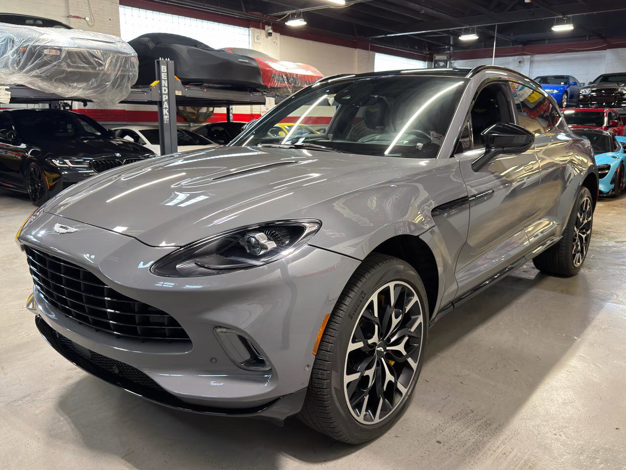 Used 2021 Aston Martin DBX image 12