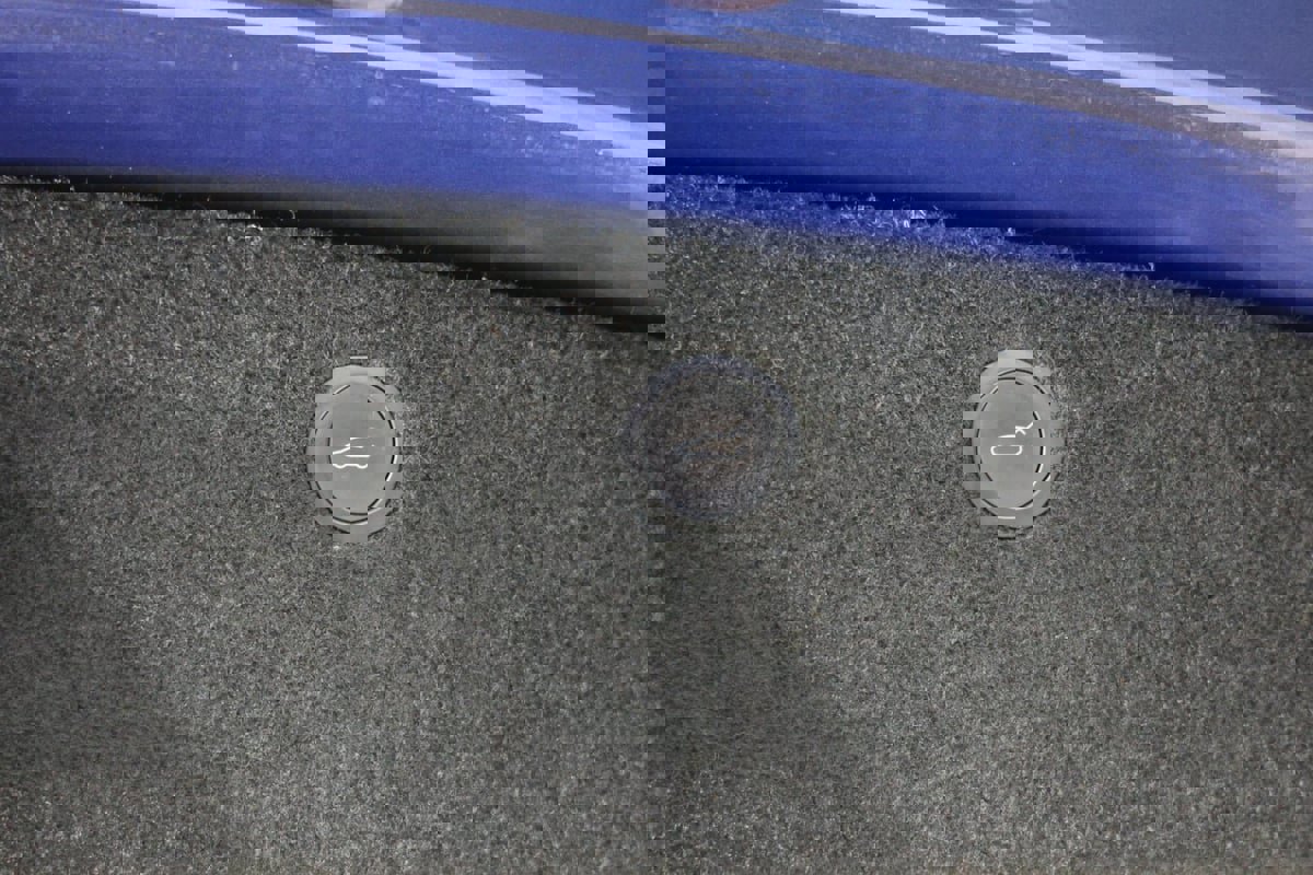 Used 2022 Tesla Model X image 33