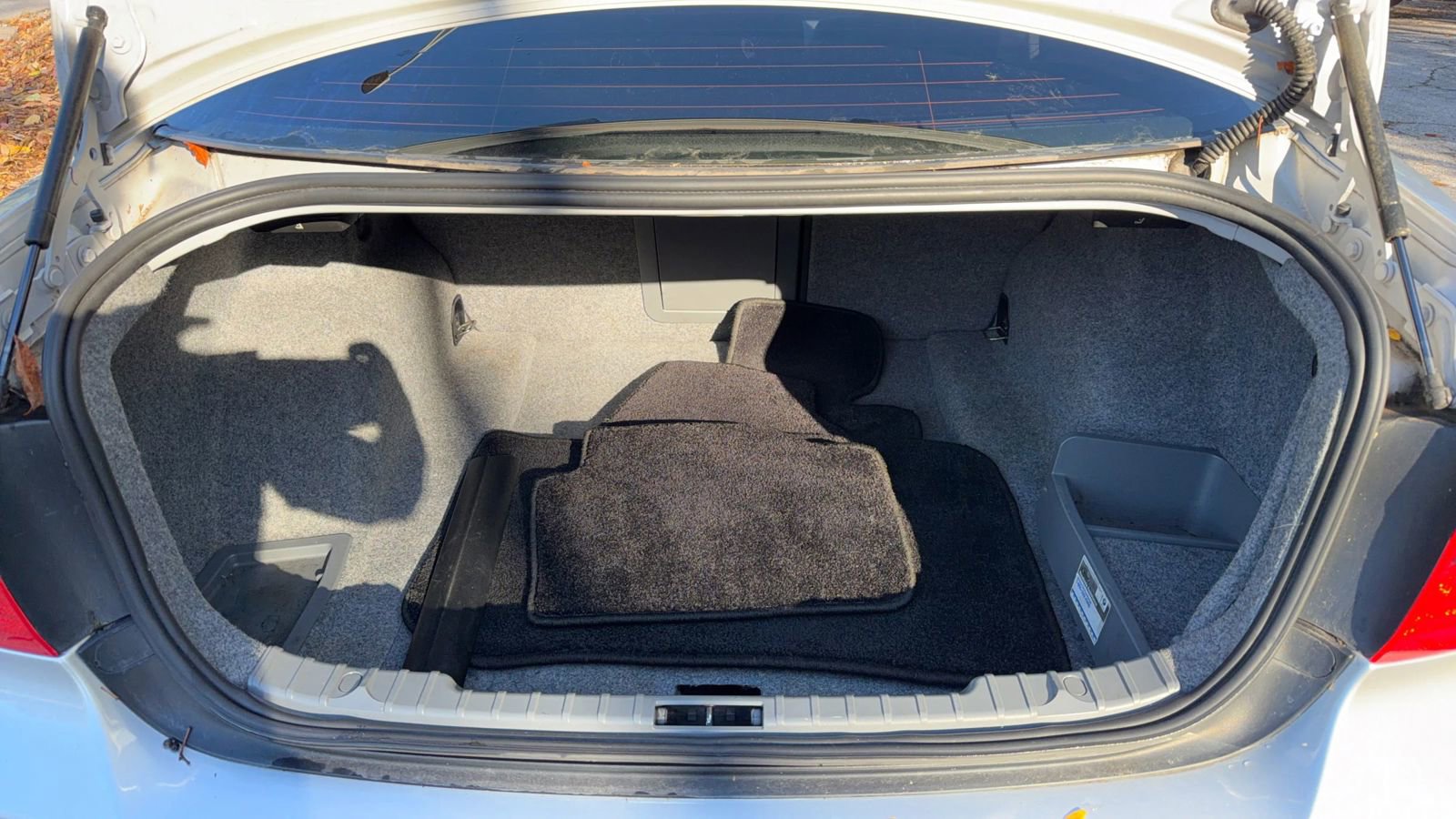 Used 2006 BMW 325xi Sedan image 16