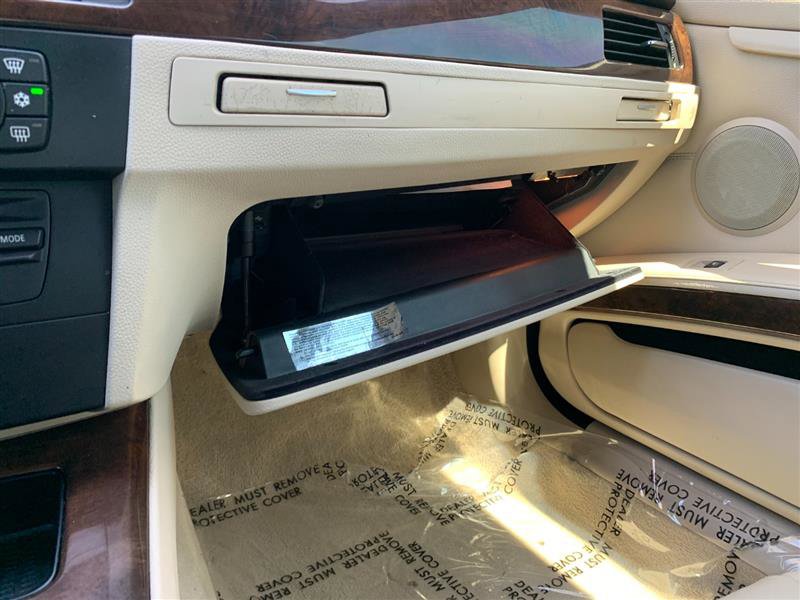 Used 2009 BMW 335i Convertible image 40