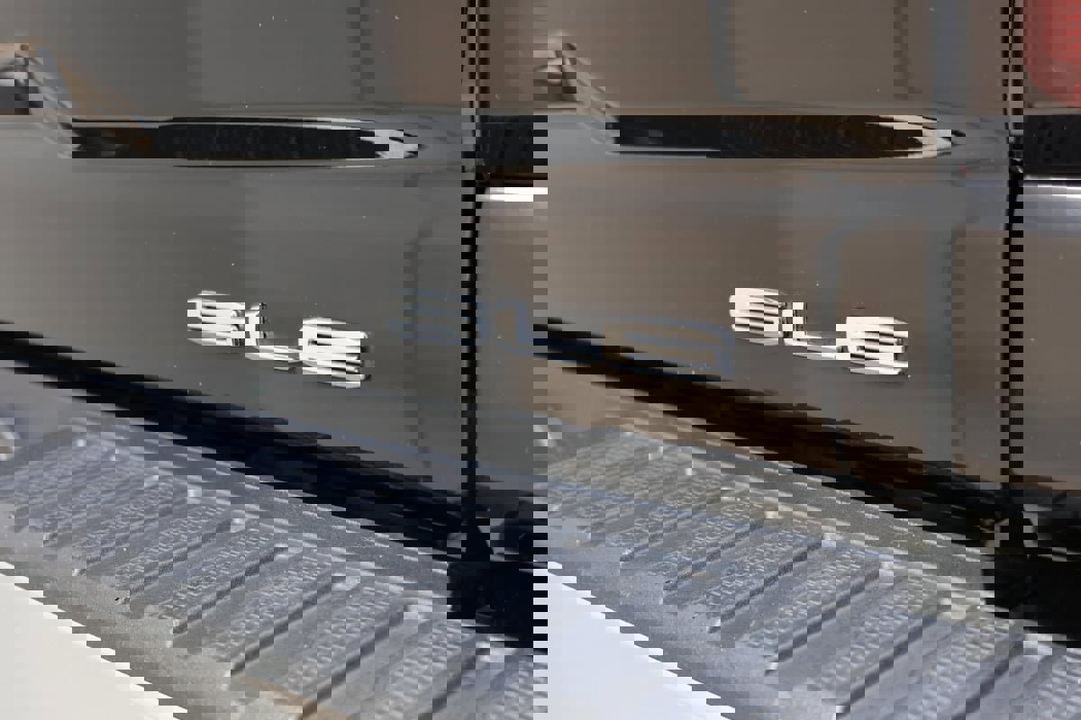 Used 2024 GMC Sierra 3500 SLE w/ SLE Value Package image 15