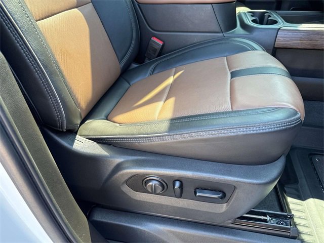 Used 2021 Chevrolet Silverado 3500 High Country image 16