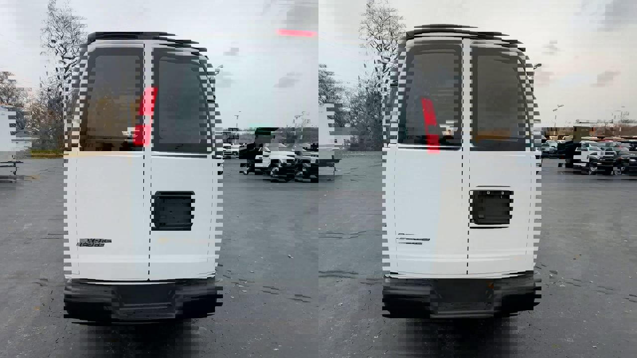 Used 2022 Chevrolet Express 2500 Extended w/ Driver Convenience Package image 7