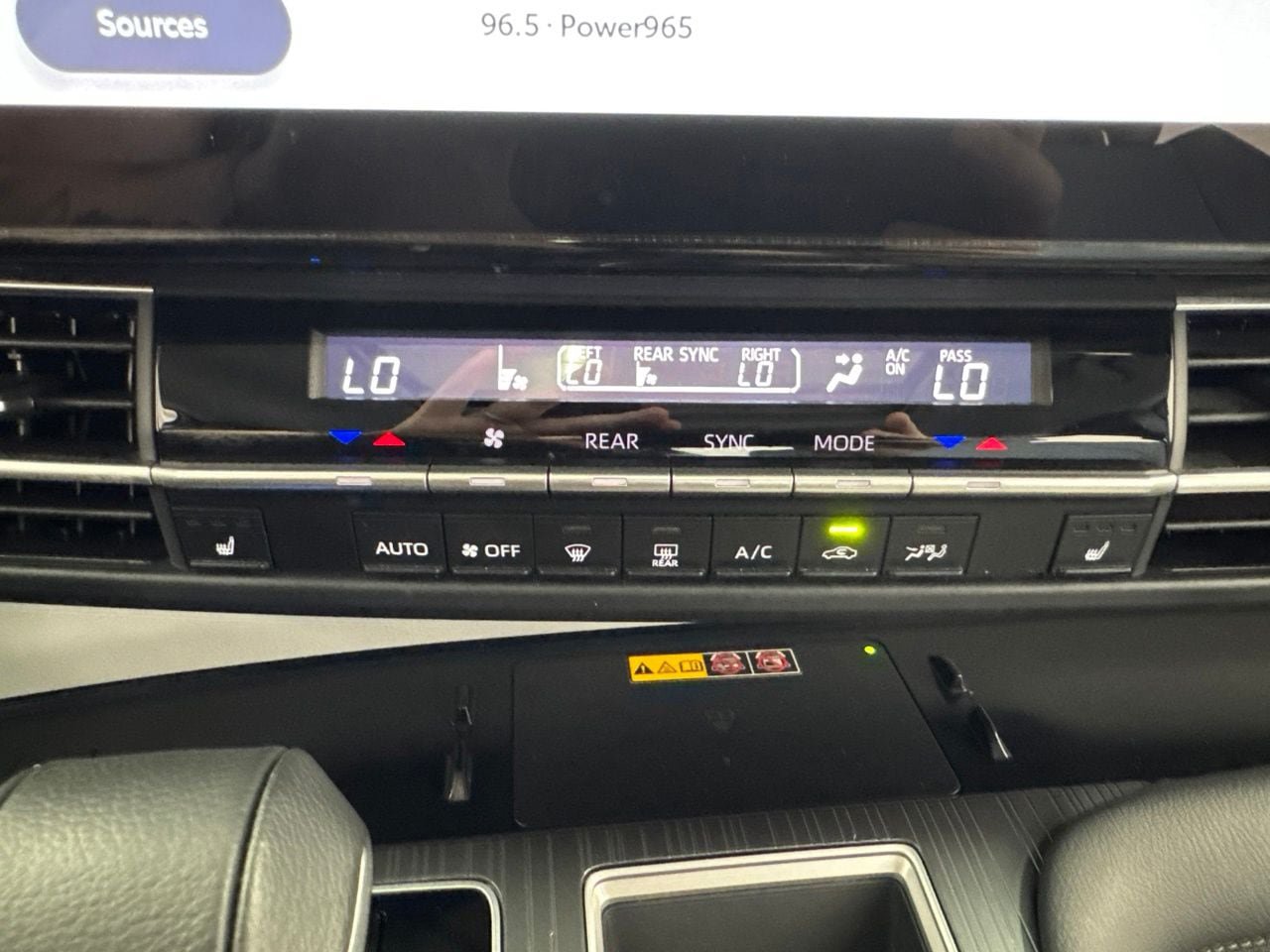Certified 2025 Toyota Sienna XLE w/ XLE Plus Package AWD/4WD image 29