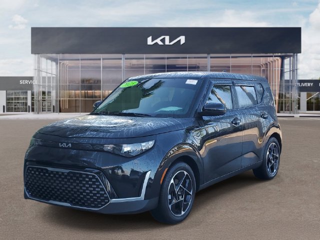 Certified 2023 Kia Soul EX FWD image 3