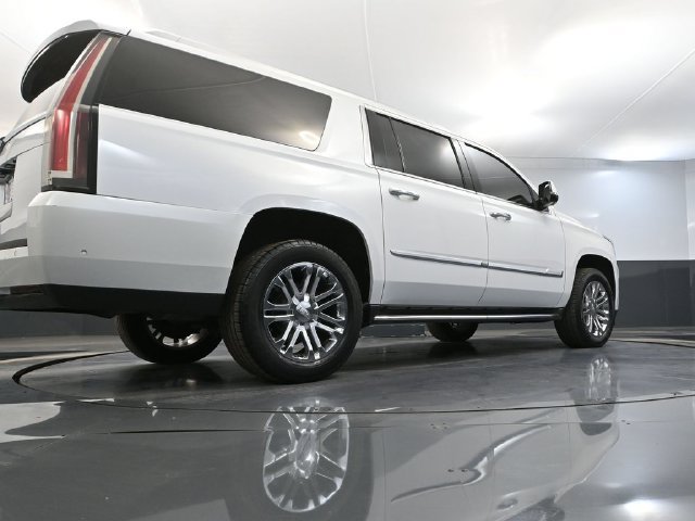 Used 2017 Cadillac Escalade ESV 4WD image 52