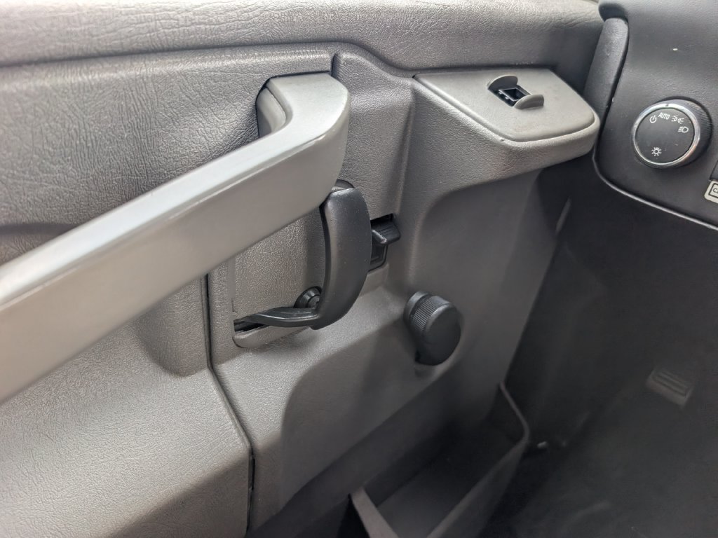 Used 2018 GMC Savana 3500 Extended w/ Driver Convenience Package RWD image 19