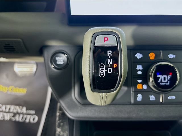 Used 2025 Land Rover Defender 110 AWD/4WD image 18