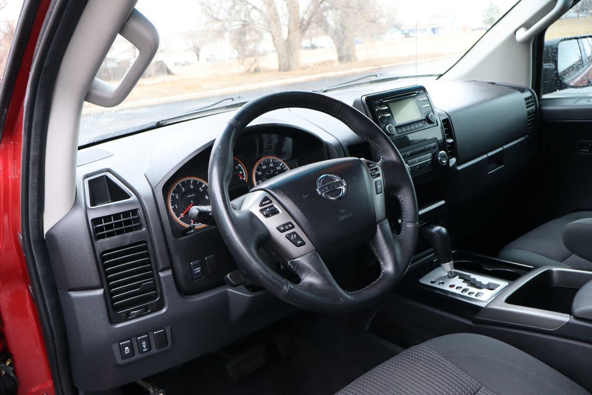 Used 2013 Nissan Titan SV w/ SV Value Truck Pkg image 15