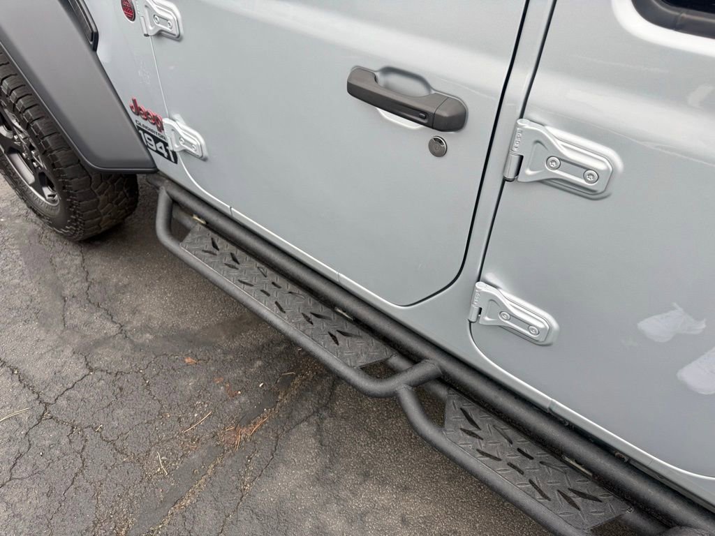 Used 2023 Jeep Gladiator Rubicon w/ Cold Weather Group image 14