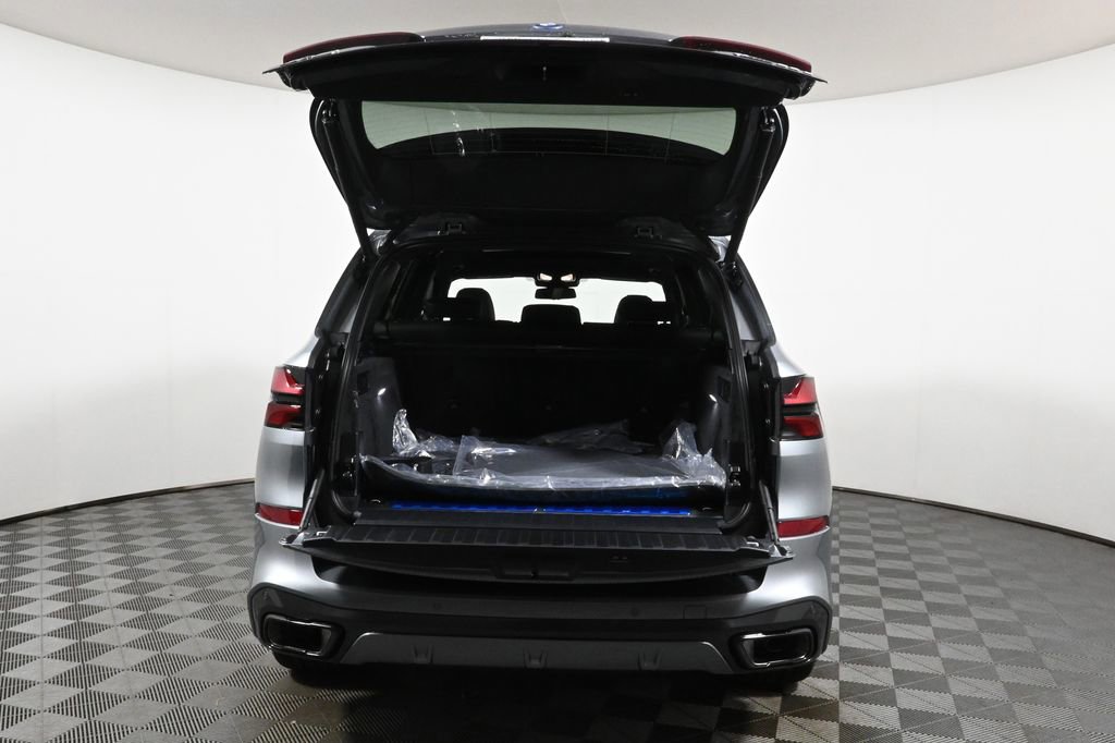 Used 2026 BMW X5 xDrive50e w/ M Sport Package image 38