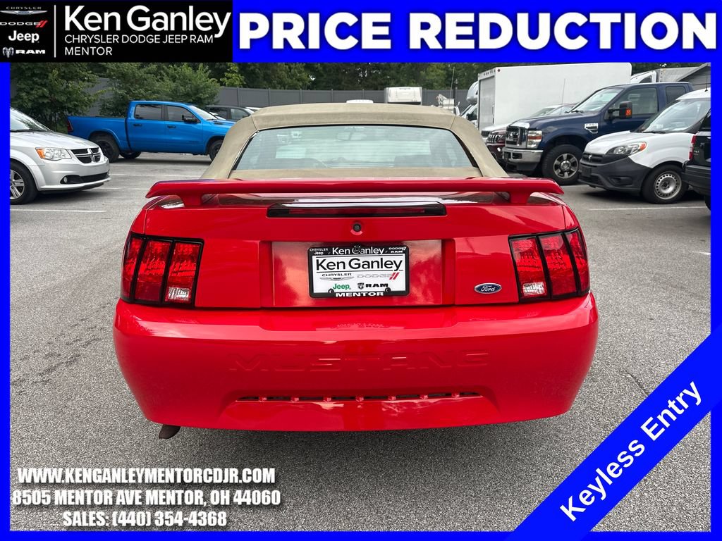 Used 2003 Ford Mustang Convertible RWD image 8
