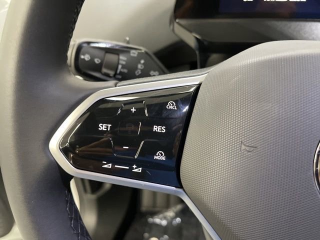 New 2025 Volkswagen ID.4 Pro image 16