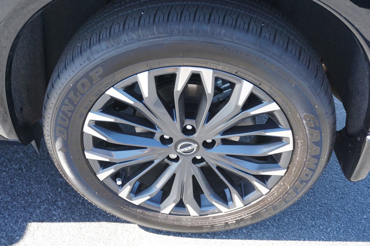 Certified 2025 Nissan Rogue Platinum w/ Platinum Premium Package image 12