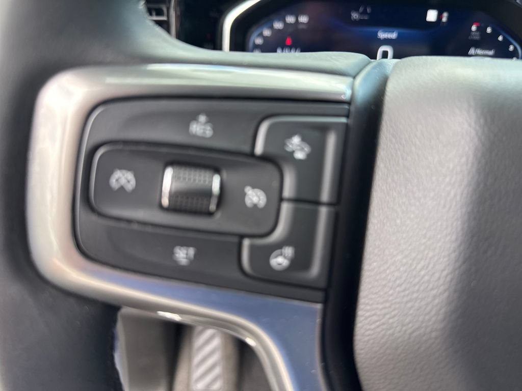 Used 2023 Chevrolet Silverado 1500 LT AWD/4WD image 25