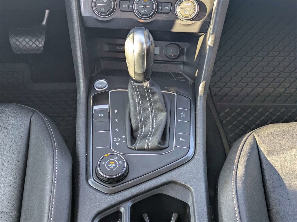 Used 2021 Volkswagen Tiguan SE image 21