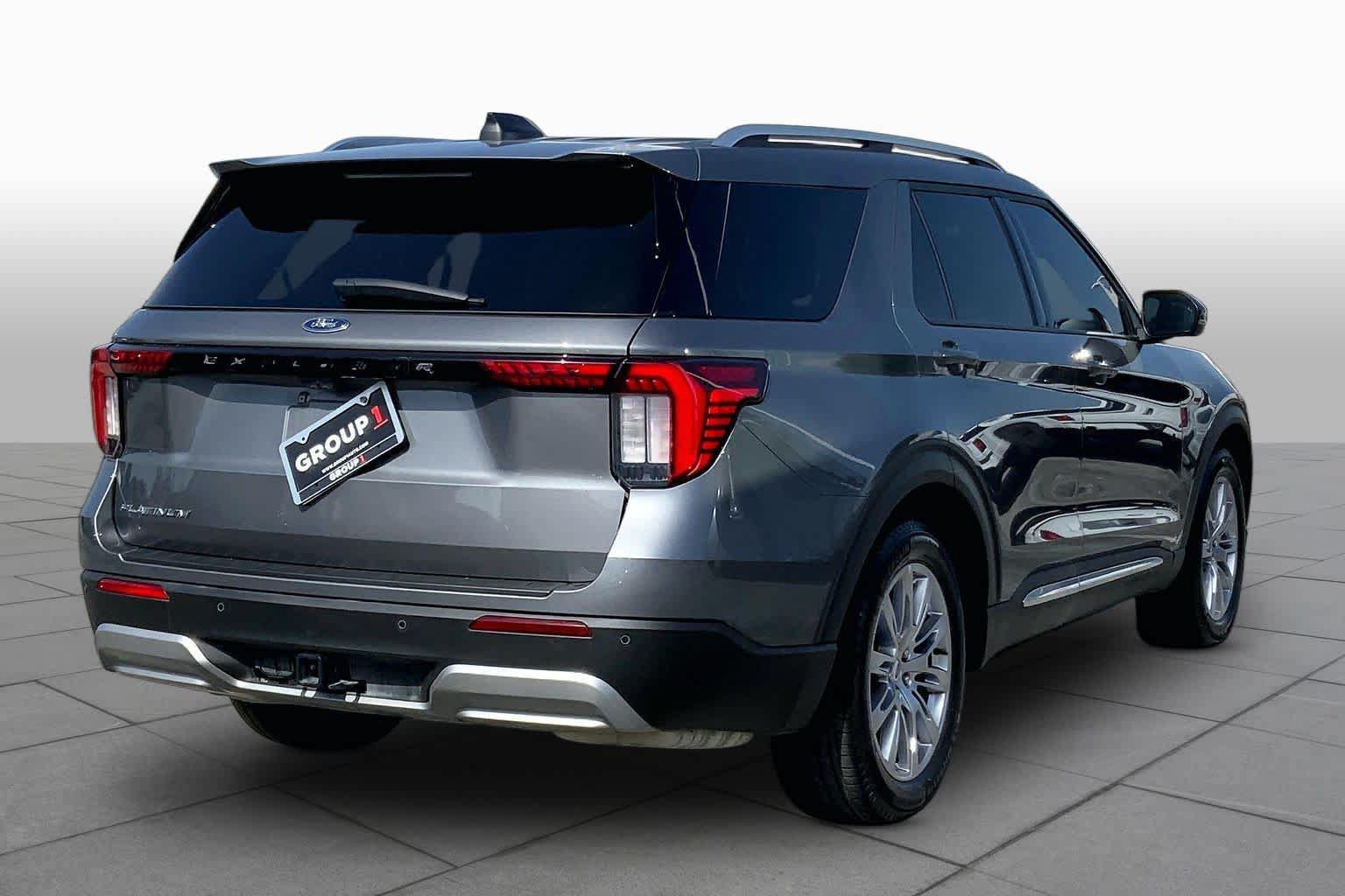 Certified 2025 Ford Explorer Platinum RWD image 13