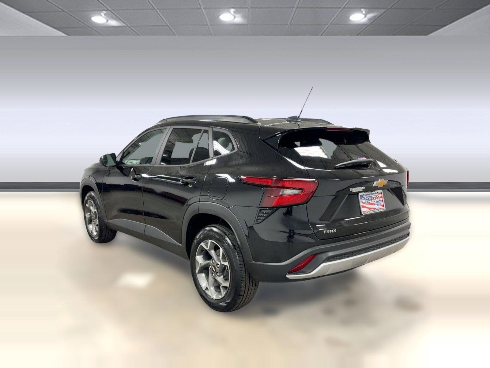 Certified 2025 Chevrolet Trax LT w/ LT Convenience Package image 2