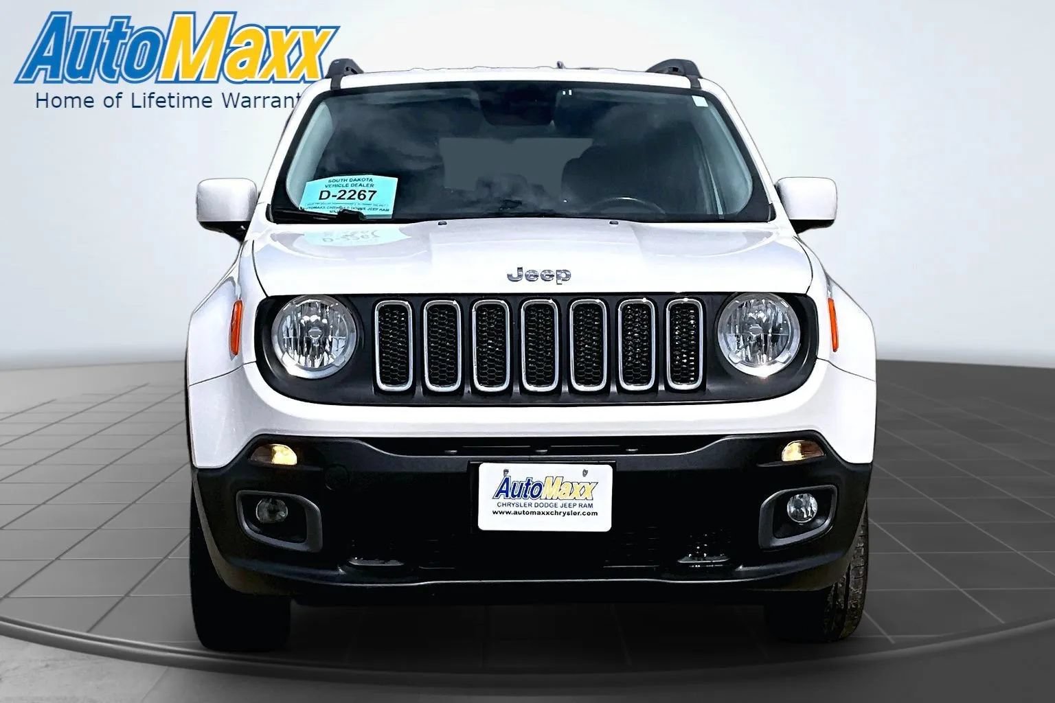 Used 2017 Jeep Renegade Latitude AWD/4WD image 2