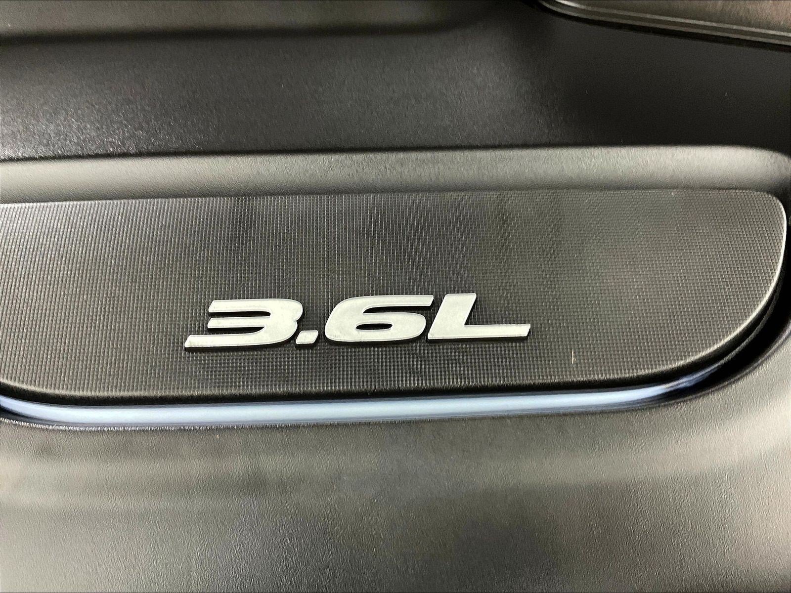 Used 2018 Chrysler Pacifica Touring-L Plus FWD image 31