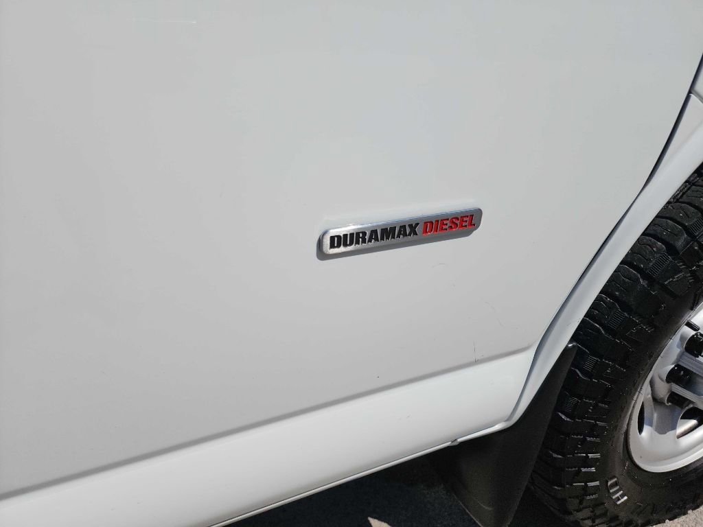 Used 2018 Chevrolet Express 2500 w/ Driver Convenience Package RWD image 12