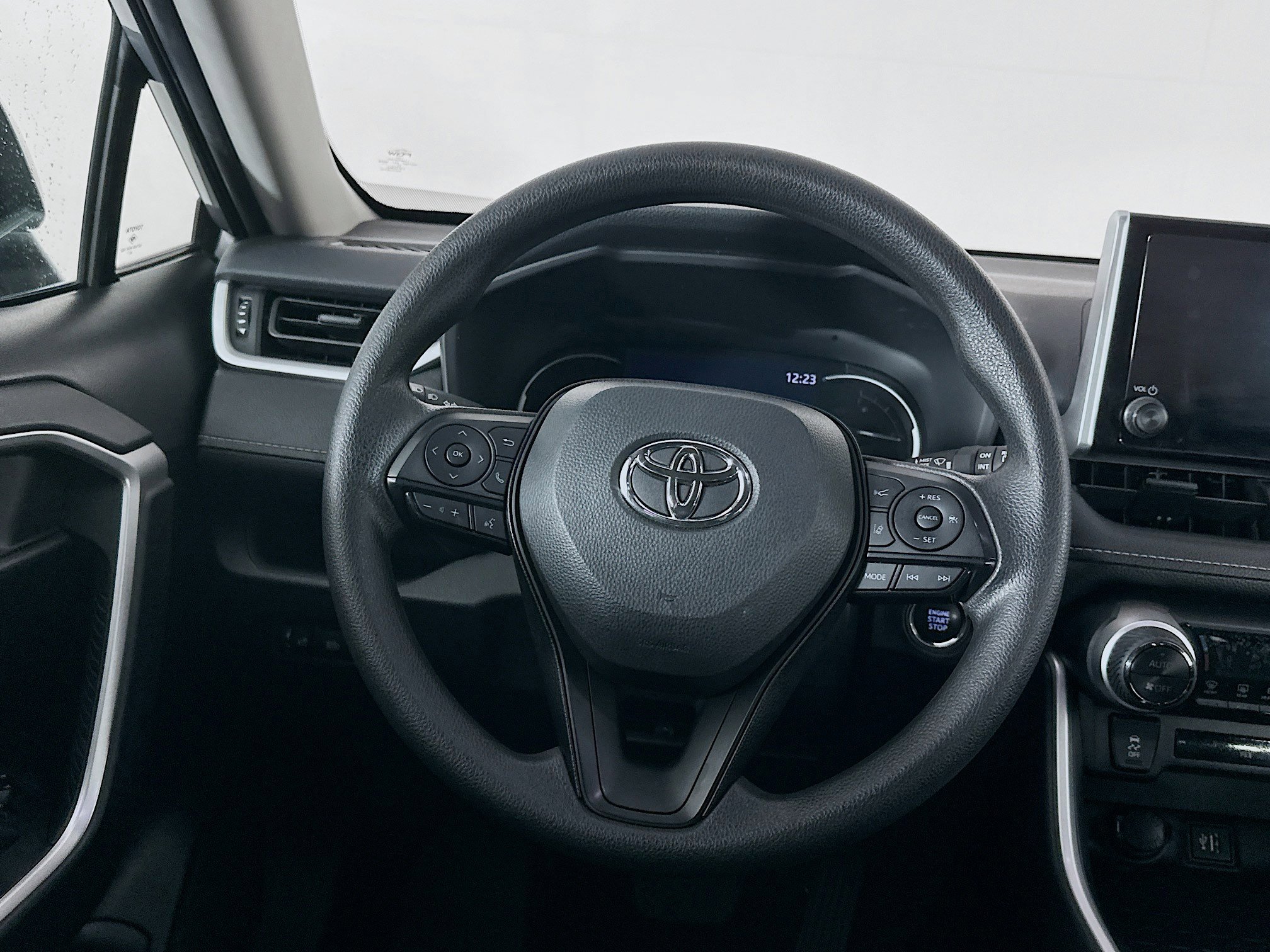 Used 2024 Toyota RAV4 XLE image 18