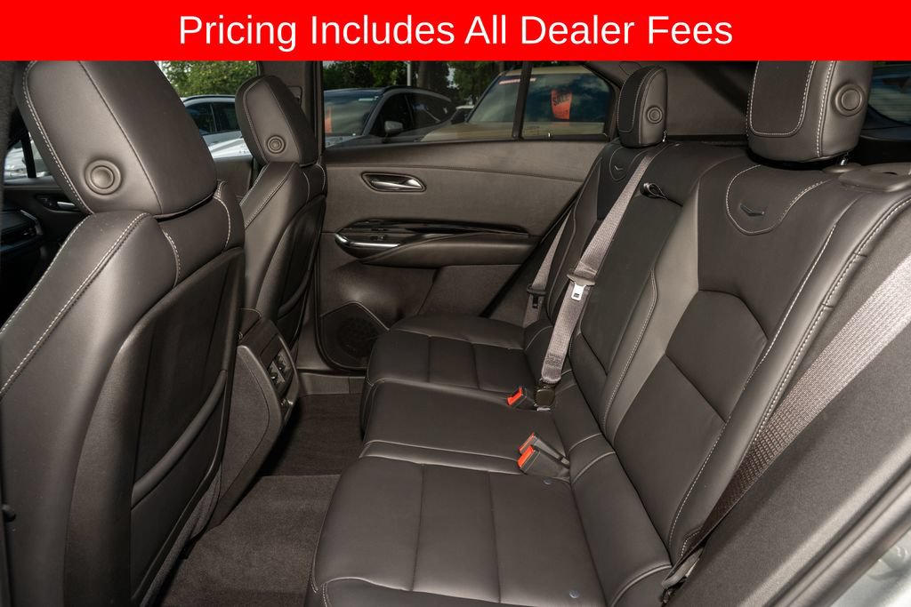 Used 2024 Cadillac XT4 Luxury w/ Cold Weather Package FWD image 10
