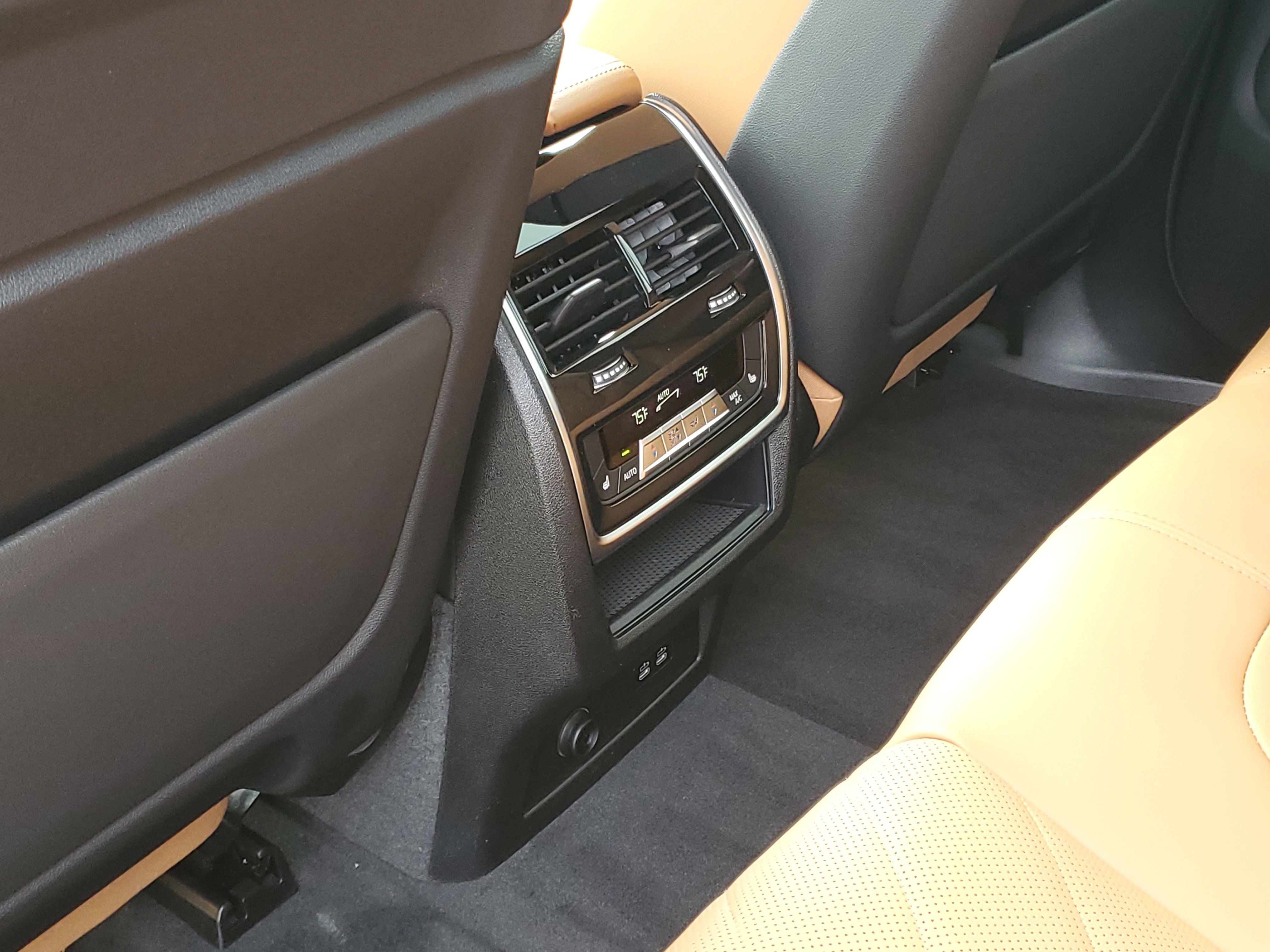 New 2026 BMW X5 xDrive40i w/ M Sport Package AWD/4WD image 25