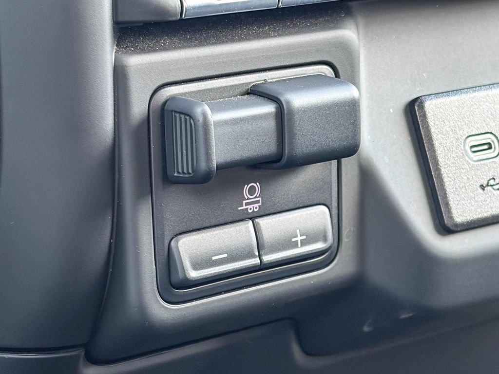 Certified 2025 Chevrolet Silverado 1500 Custom AWD/4WD image 30