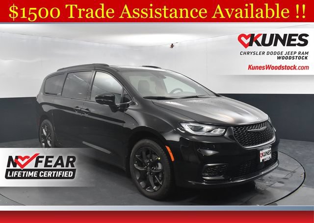 New 2026 Chrysler Pacifica Limited w/ S Appearance Package AWD/4WD image 1