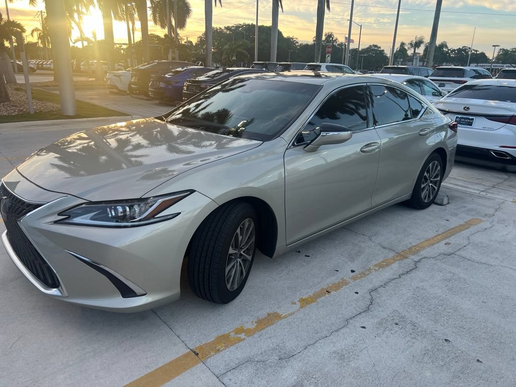 Used 2023 Lexus ES 350 w/ Accessory Package (Z2) FWD image 8