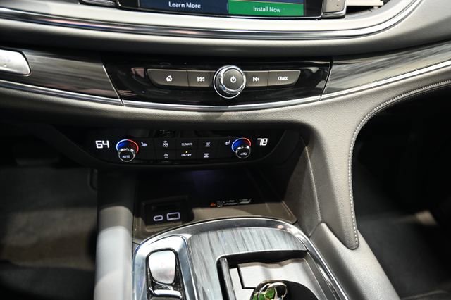 Used 2023 Buick Enclave Essence w/ Experience Buick Package FWD image 18