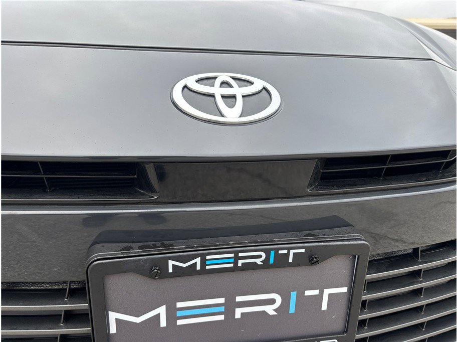 Used 2025 Toyota Camry XLE image 14